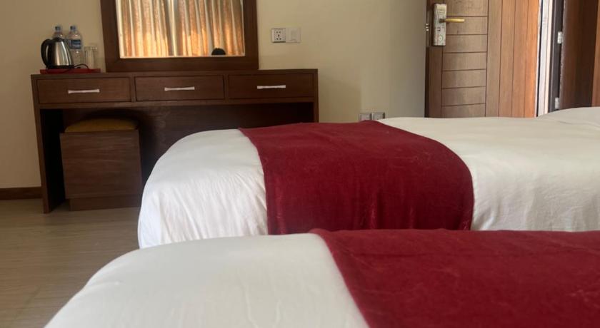 Image of Deluxe Double Room (2 Adults + 1 Child) 3