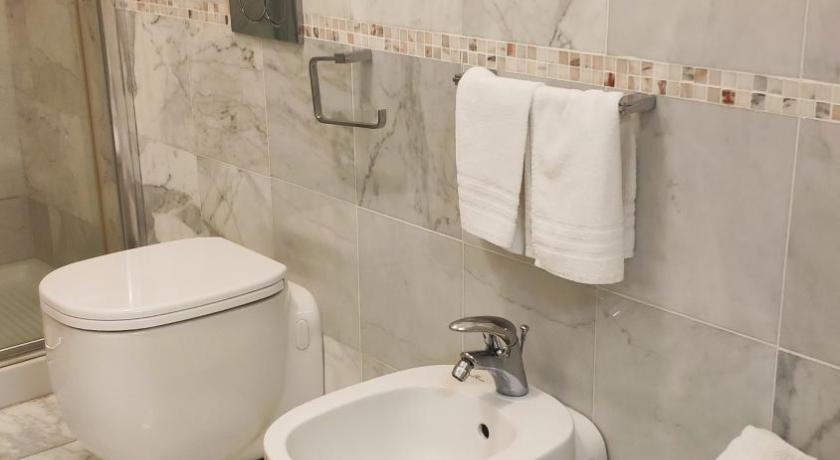 Image of Triple Room 8