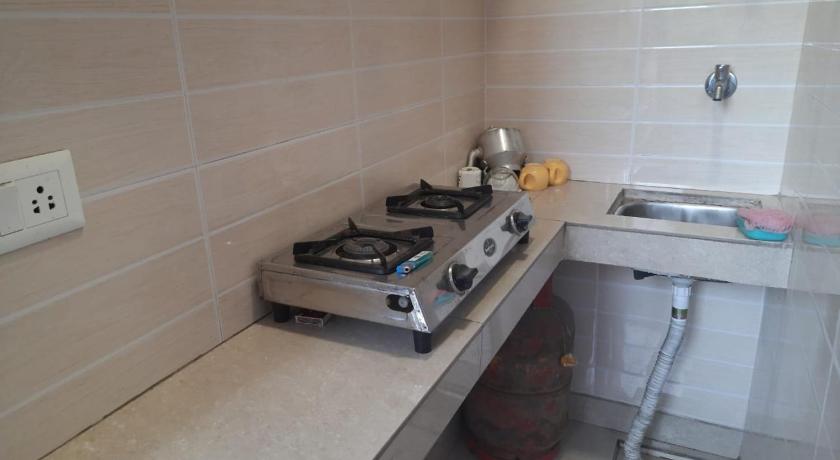 92, 121, 74, 700 Foreigners place in cream location of lajpat nagar luxury apartment with fully equi photo