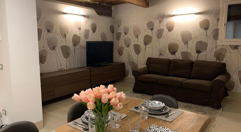 Ca' Rosa Charming Suite — Hotel in Venice