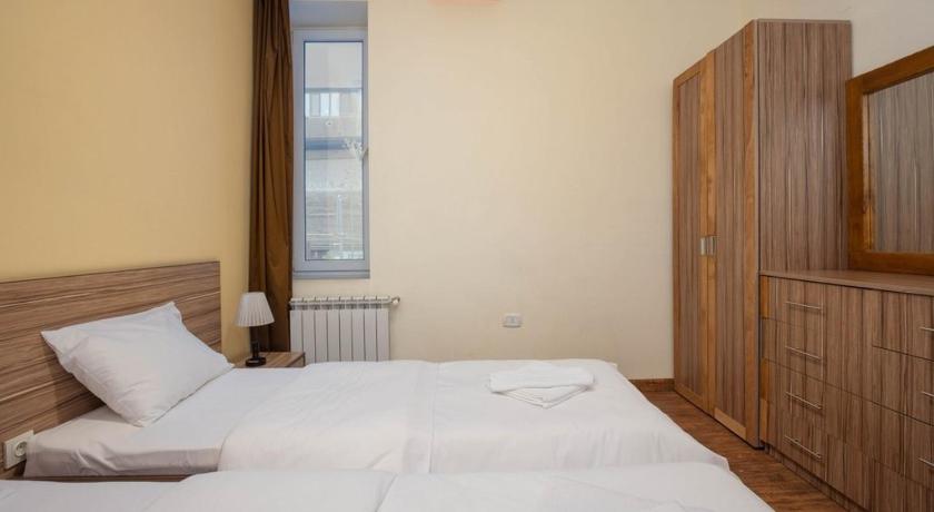 Stay Inn Apartments on Nalbandyan 7-1 photo