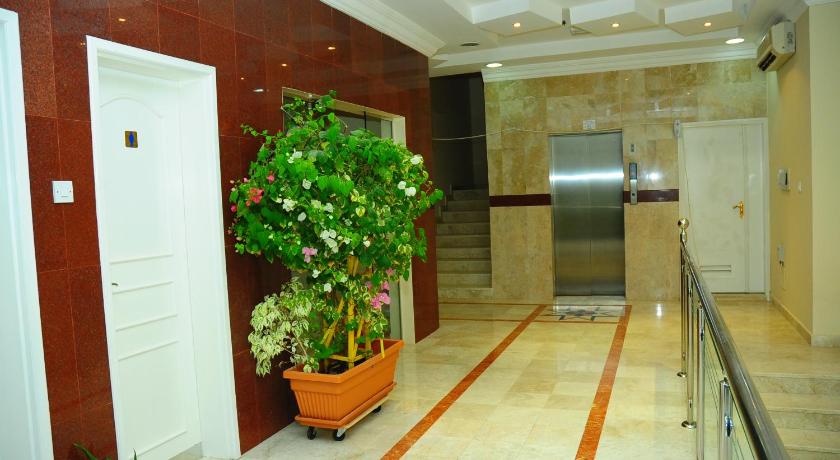 Al Faisal Hotel Suites photo