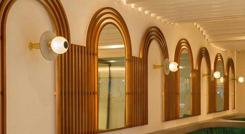 LUSTER Hotel - 35