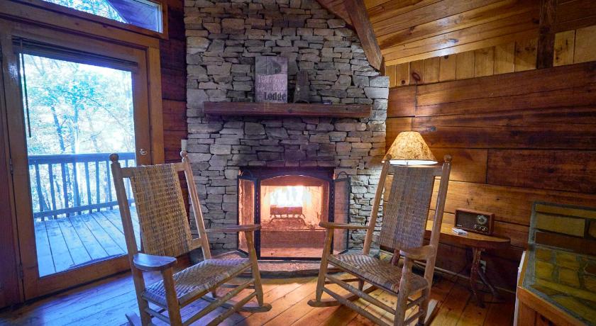 Image of Gatlinburg Area Hottub Cabin - Passion Flower 4