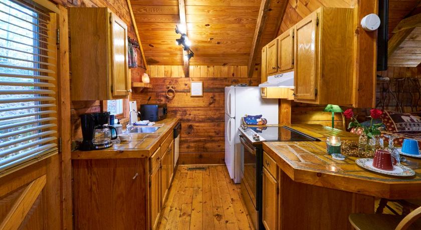 Image of Gatlinburg Area Hottub Cabin - Passion Flower 12