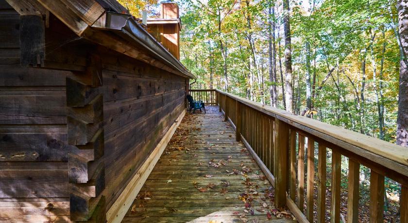 Image of Gatlinburg Area Hottub Cabin - Passion Flower 16