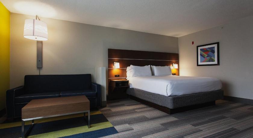 Holiday Inn Express & Suites Atlanta Perimeter Mall Hotel photo