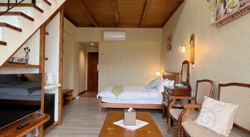 Image of Quadruple Room with Mountain View 3