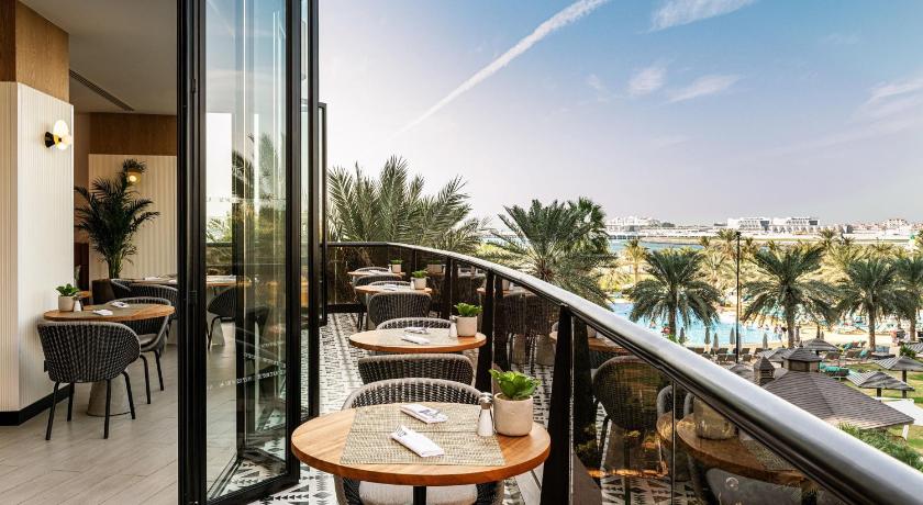 Image of Royal Club Sea View, Guest Room, 1 King, Executive Lounge Access, Afternoon Tea & Happy Hour, Airport Transfer from Dubai Airport 1