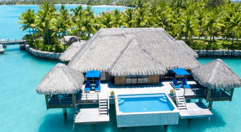 Image of Overwater Royal with pool, 2 Bedroom Villa, Bedroom 1: 1 King, Bedroom 2: 1 King, Lagoon access 10