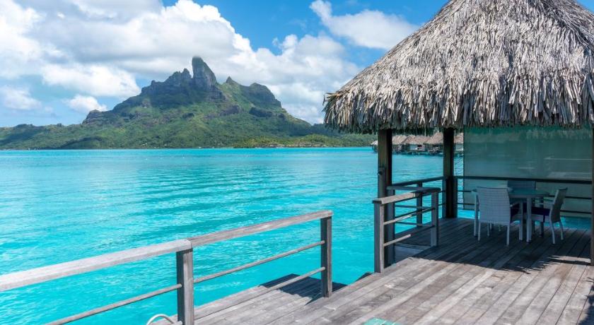 Image of Overwater Premier Villa with Whirlpool, Mt. Otemanu view 4
