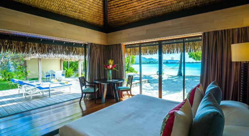 Image of Beachside Villa with Pool, Lagoon view 0
