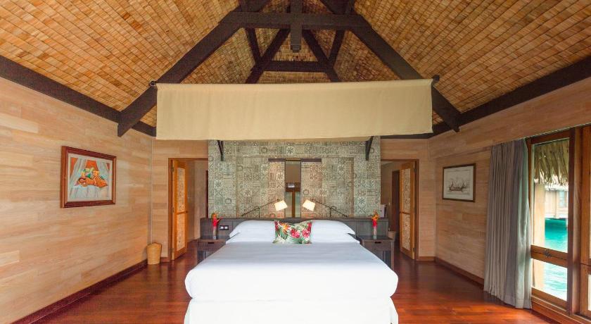 Image of Overwater Premier Villa with Whirlpool, Mt. Otemanu view 11