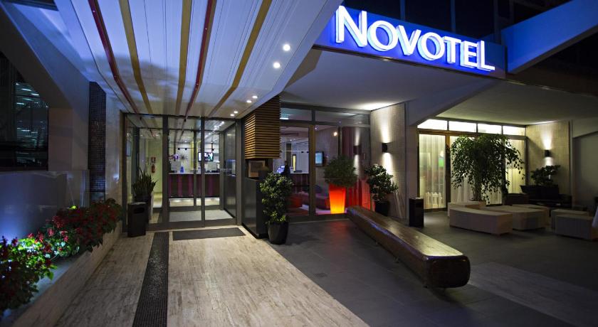 ローマ Novotel Roma EUR Hotel 4つ星 ホテル 外観