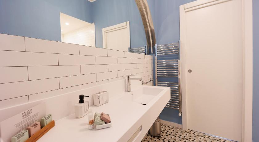 Image of Double Room with Balcony and Garden View 2