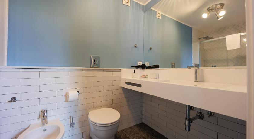 Image of Suite with Balcony and Garden View 6