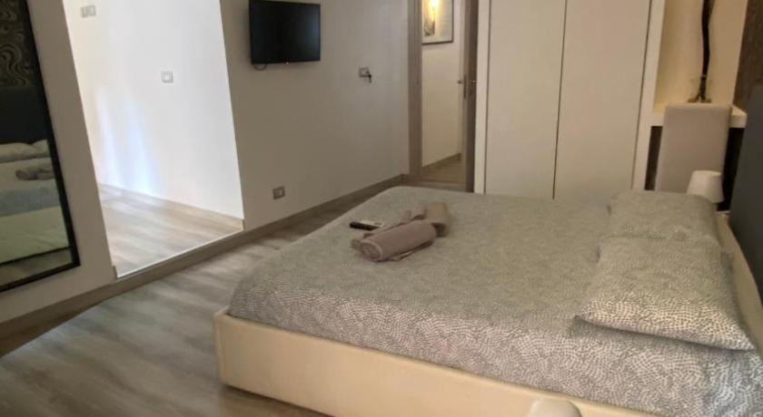 Image of Junior Suite with Balcony 4
