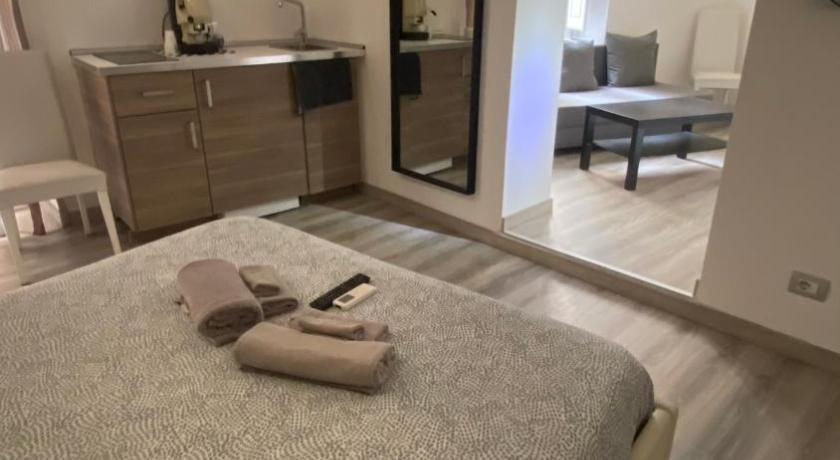 Image of Junior Suite with Balcony 6