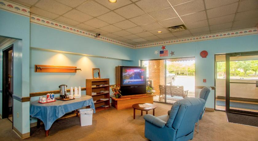 Lafayette Inn photo