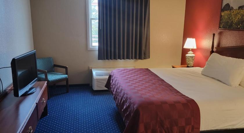 Ramada by Wyndham Angola/Fremont Area photo