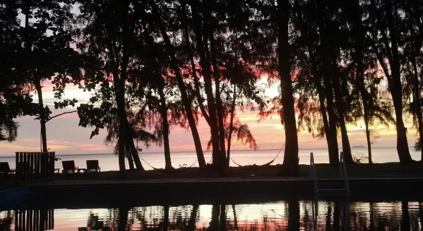 Eco Lanta Hideaway Beach Resort - image 18