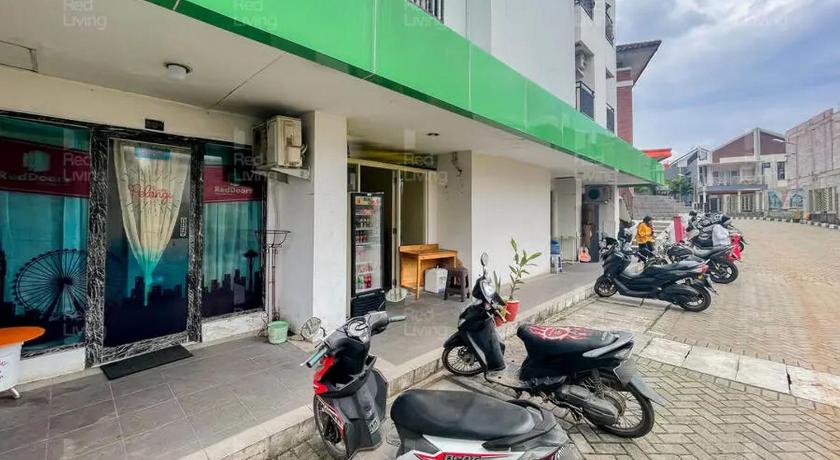 RedLiving Apartemen Green Lake View Ciputat - Pelangi Rooms 1 Tower E photo