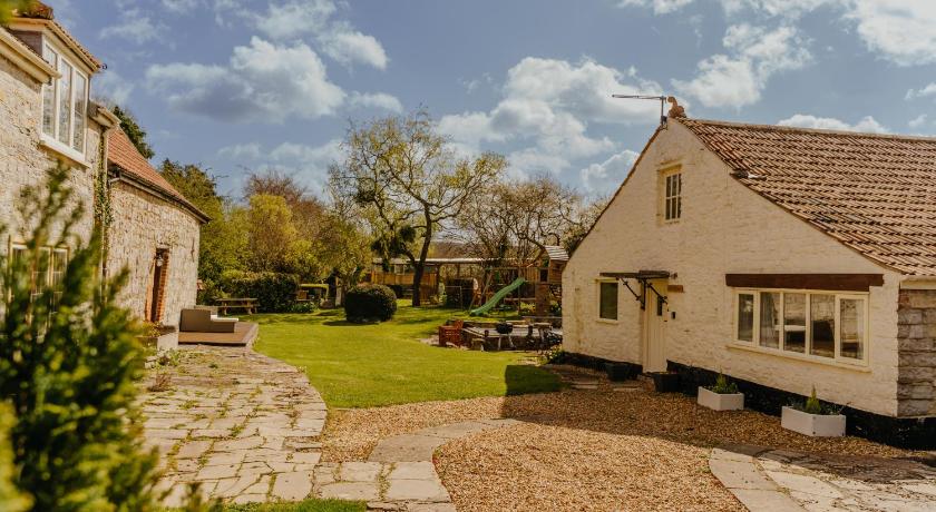 Little England Retreats - Cottage, Yurt and Shepherd Huts