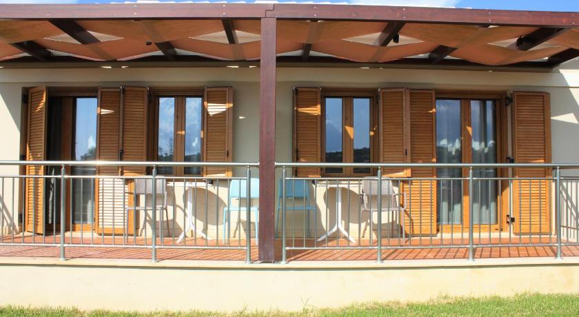 Niriides Luxury Villas photo