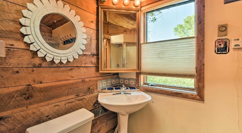 Taos Studio with Shared Hot Tub in Historic District photo