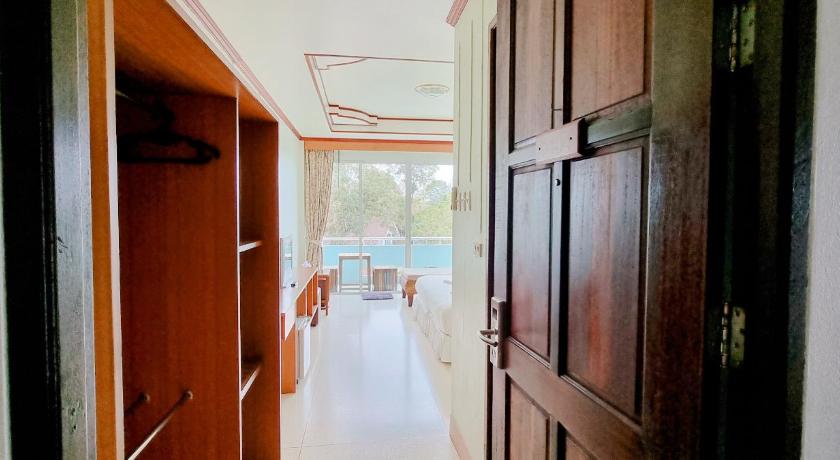 Image of Superior Garden View Floor 4 17