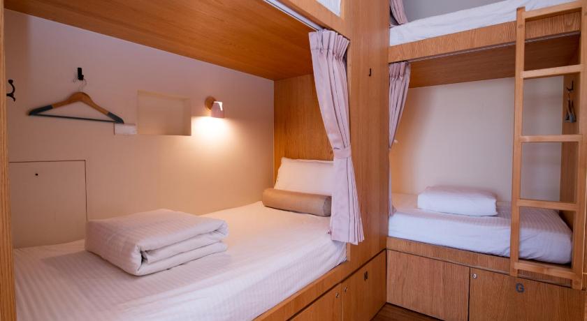 Image of 6 Bed Female Dormitory 4