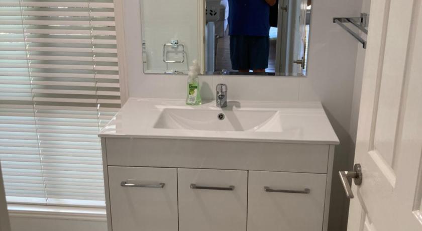Large Studio Unit Close to Theme Parks photo