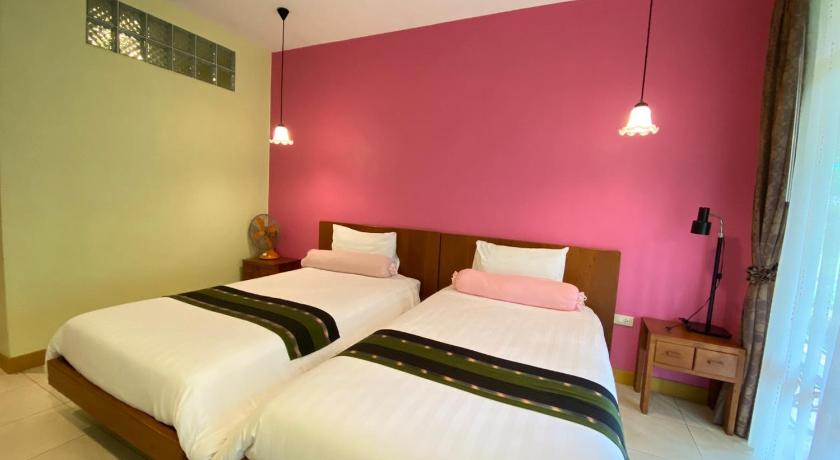 Image of Superior Twin Beds 6