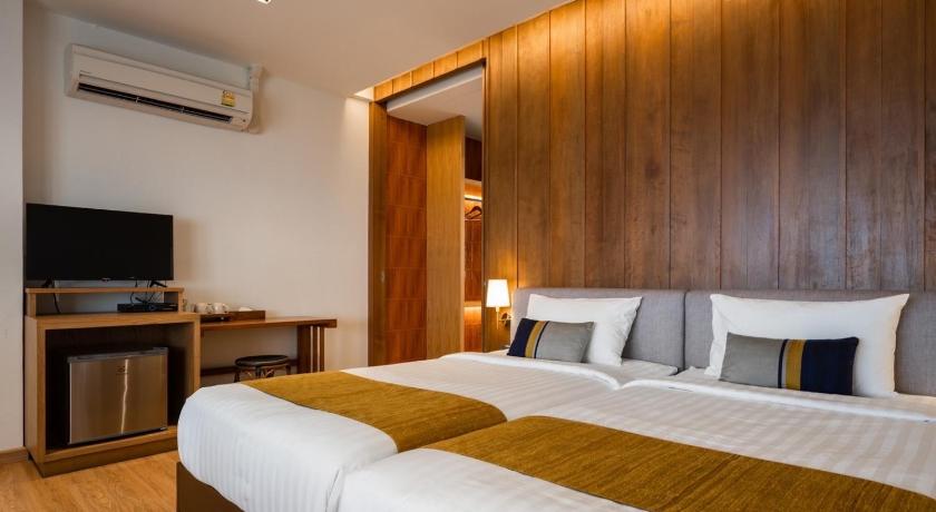 Image of Triple Room Sea View 4