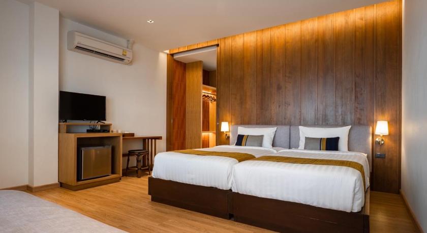 Image of Triple Room Sea View 5