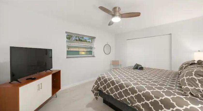Gated 2Bd 1 Bth Design District10 Min to Beach 5035 photo