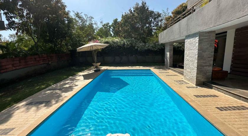 Oceanfront 4 bed private pool Gorai beach villa near Mumbai photo