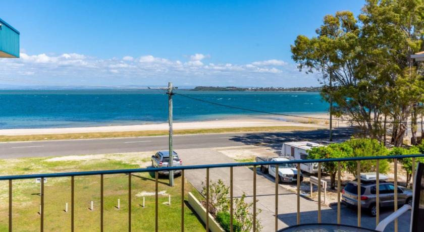 Fantastic Views from this top floor unit! — Hotel in Bribie Island