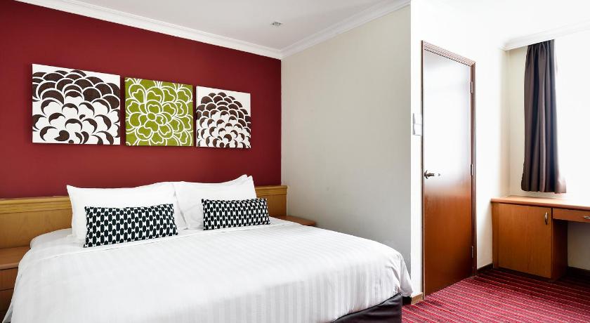 Image of Three-Bedroom Apartment 0