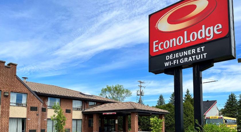 Econo Lodge Airport photo
