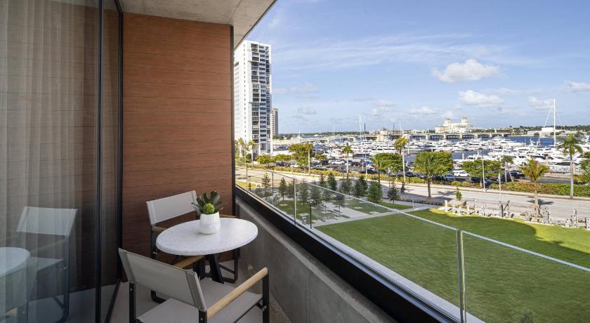 Image of Large King Room with Marina View - Hearing Accessible 1
