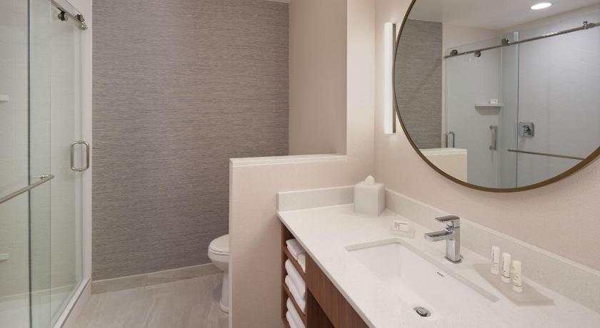 Bathroom, Fairfield Inn & Suites by Marriott West Palm Beach in West Palm Beach (FL)