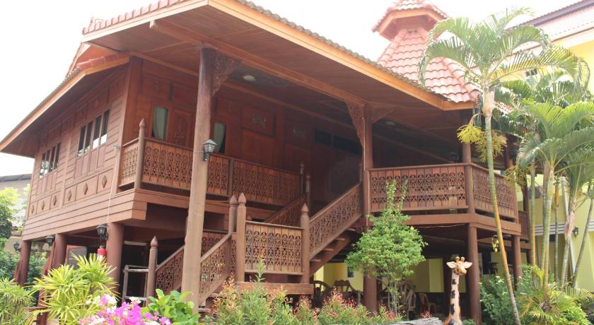 Image of Family Room with Terrace 1