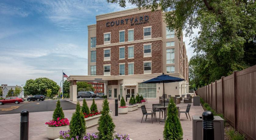 Courtyard by Marriott Rochester Downtown photo