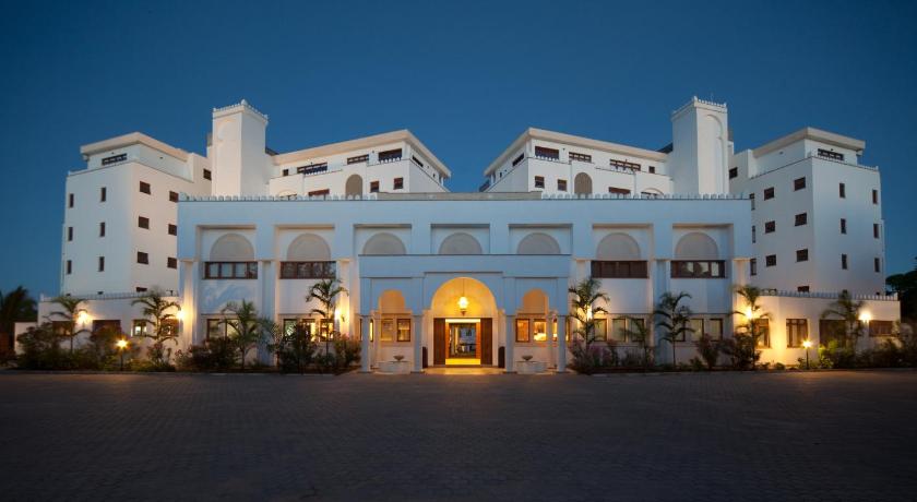 Lantana Galu Beach photo