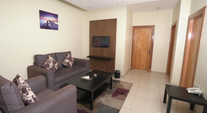 Lareen Suites photo