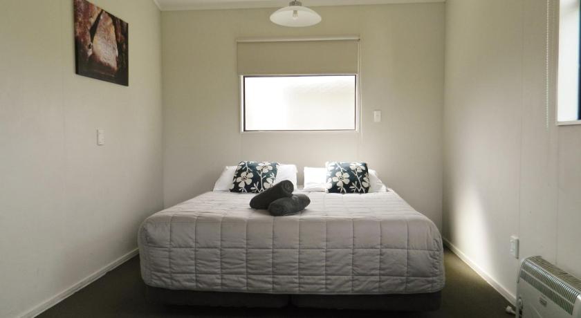 Image of Basic Double Room with Shared Bathroom 0