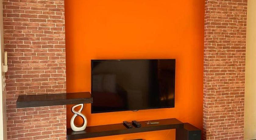 Image of Superior Family Room 10