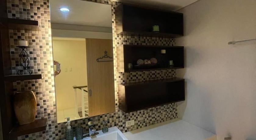 Image of Superior Family Room 2