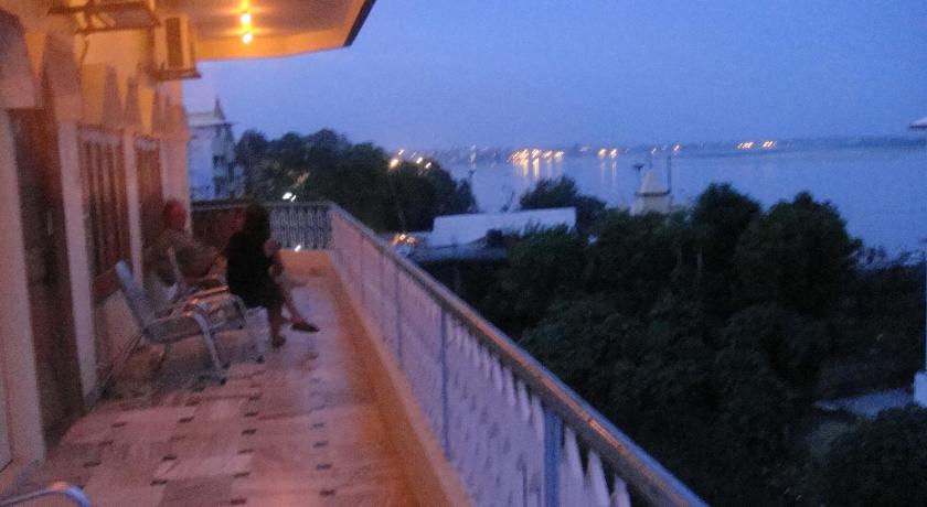 Hotel Temple On Ganges - image 15